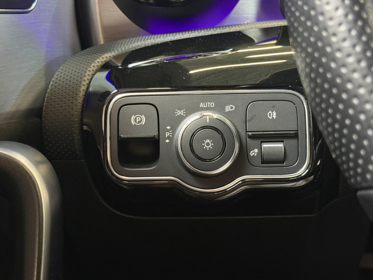Vehicle Image 40