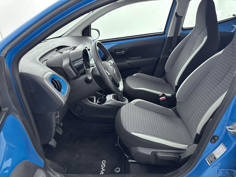Vehicle Image 30