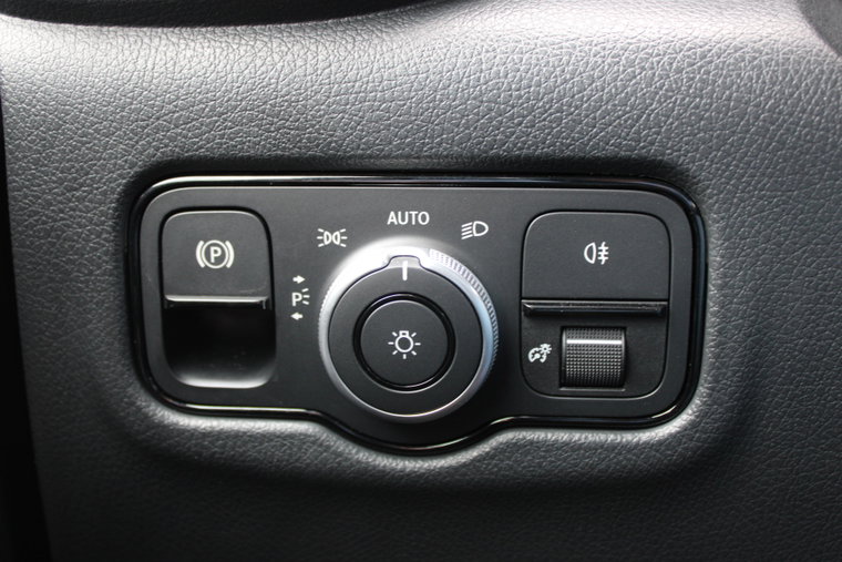 Vehicle Image 27