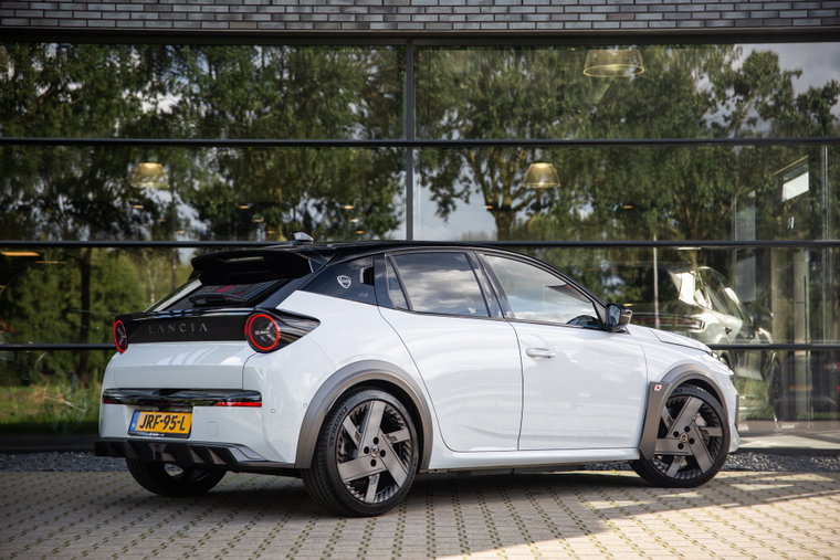 Vehicle Image 30