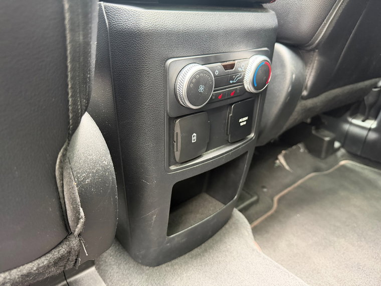 Vehicle Image 23