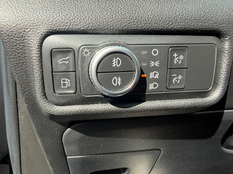 Vehicle Image 42