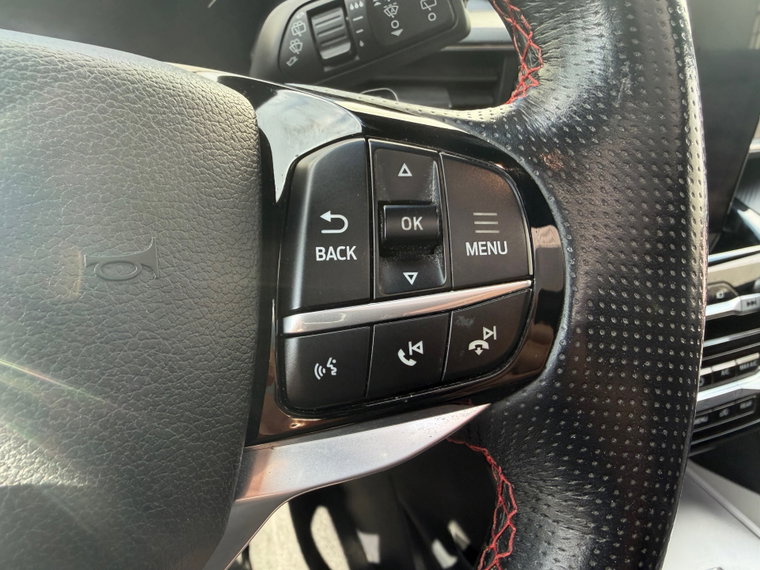 Vehicle Image 43