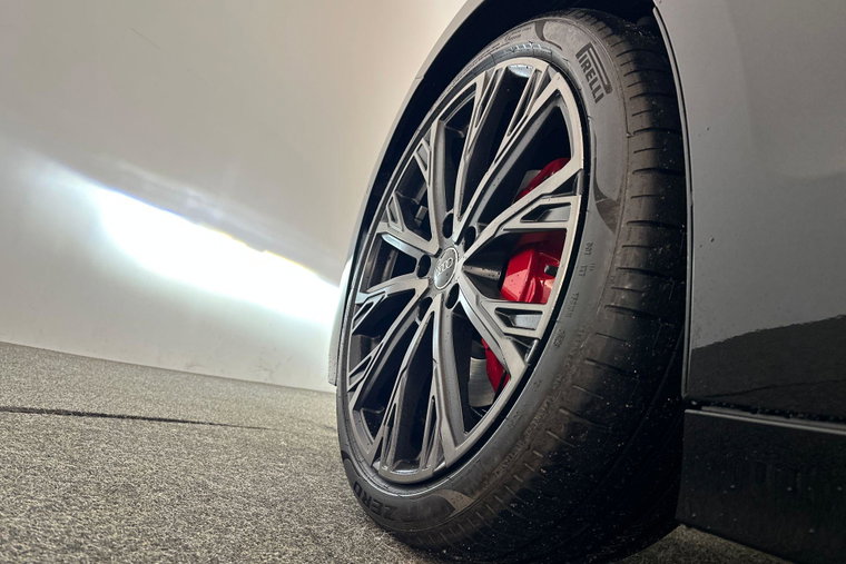 Vehicle Image 12