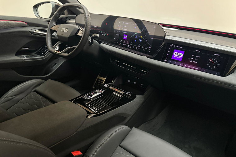 Vehicle Image 15