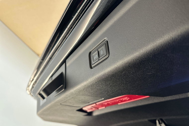 Vehicle Image 35