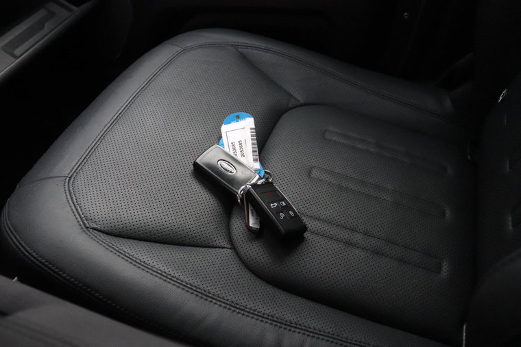 Vehicle Image 35