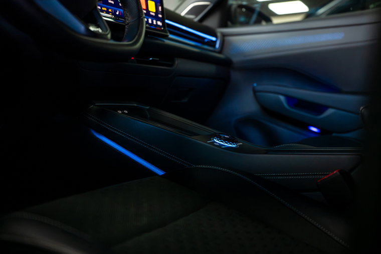 Vehicle Image 13