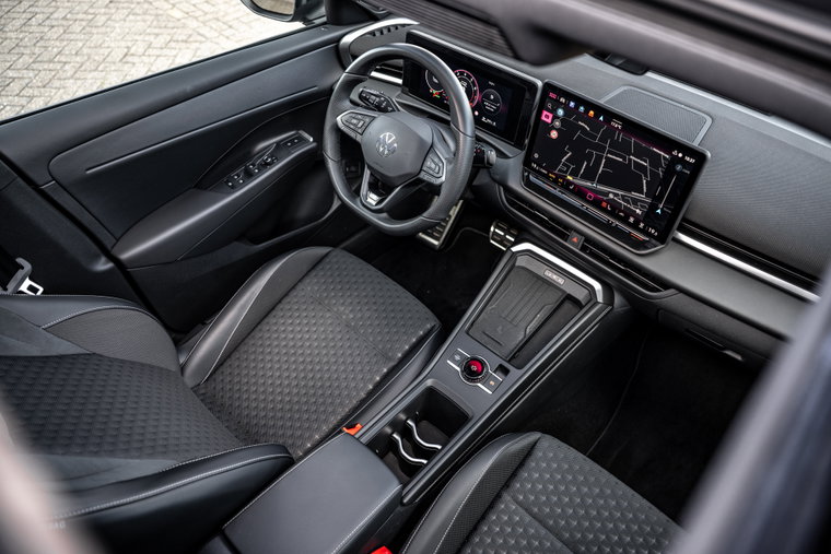 Vehicle Image 15