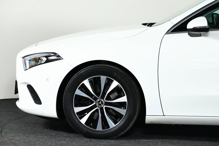 Vehicle Image 30