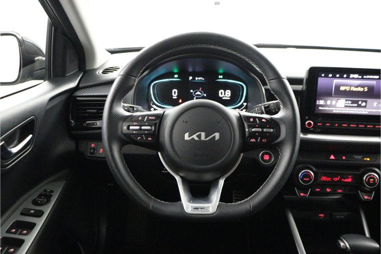 Vehicle Image 32