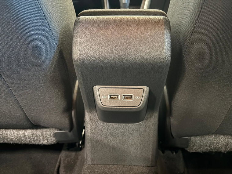 Vehicle Image 28