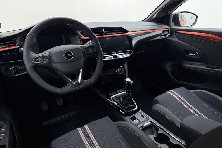Vehicle Image 16