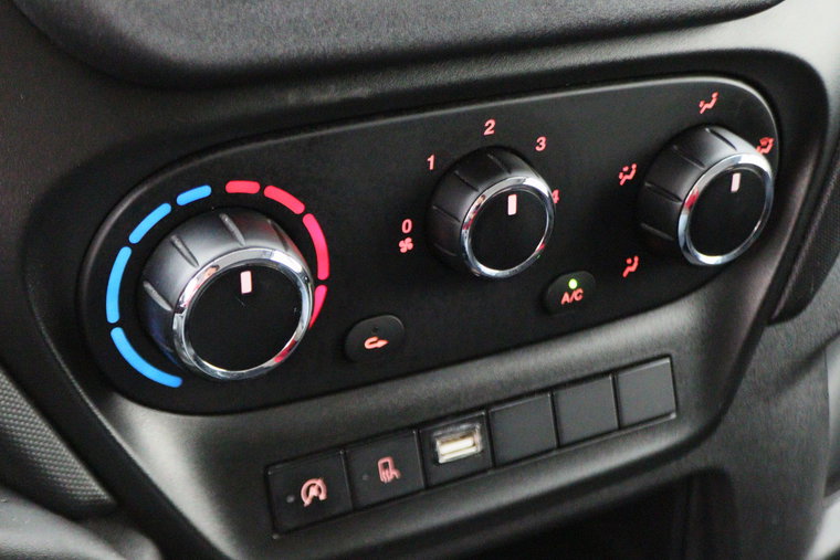 Vehicle Image 36