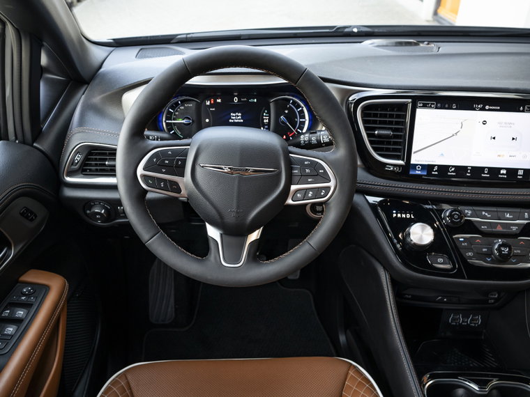 Vehicle Image 15