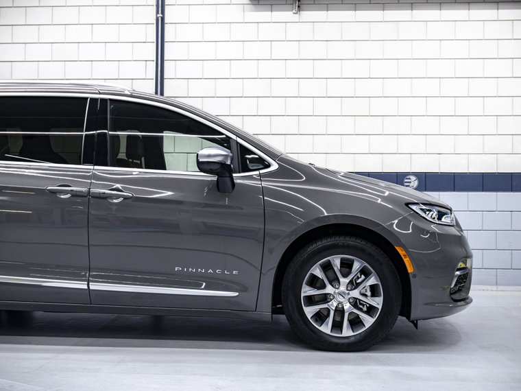 Vehicle Image 8