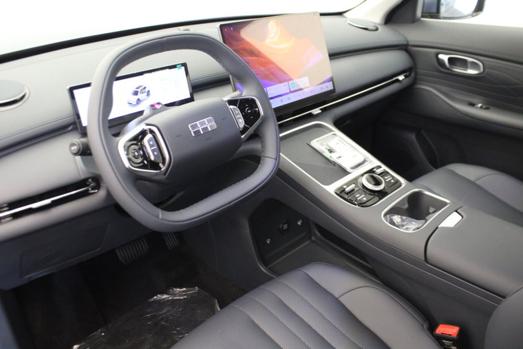 Vehicle Image 8