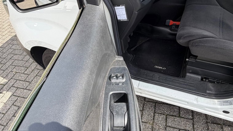 Vehicle Image 17
