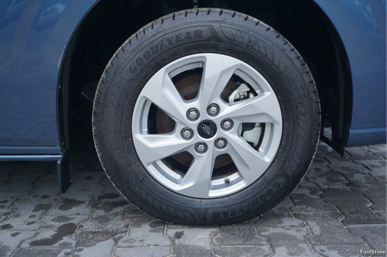 Vehicle Image 17
