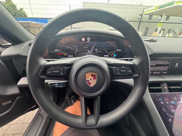 Vehicle Image 27
