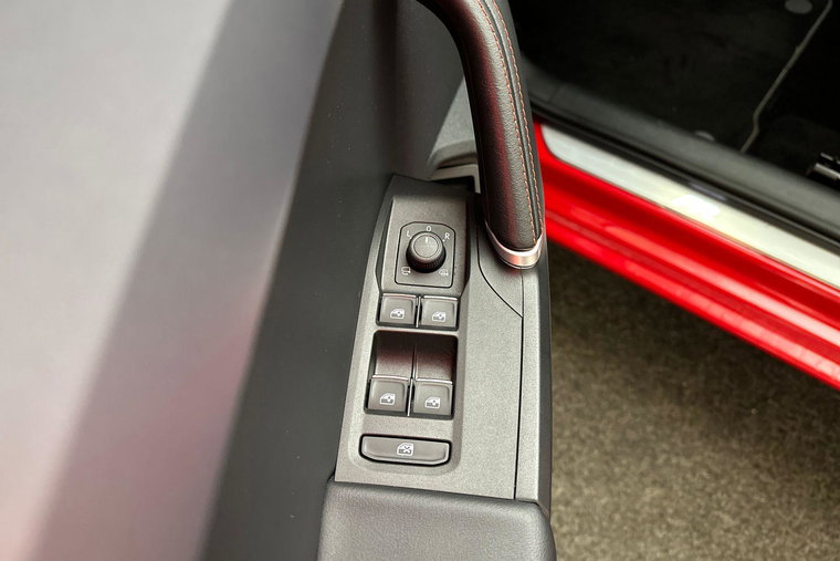 Vehicle Image 17
