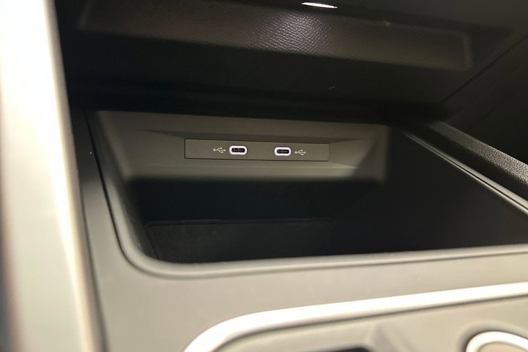 Vehicle Image 35