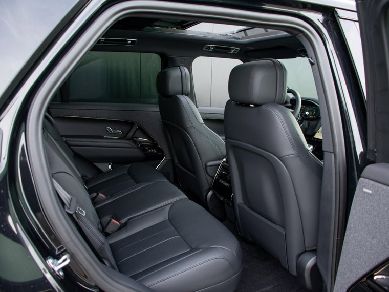 Vehicle Image 9