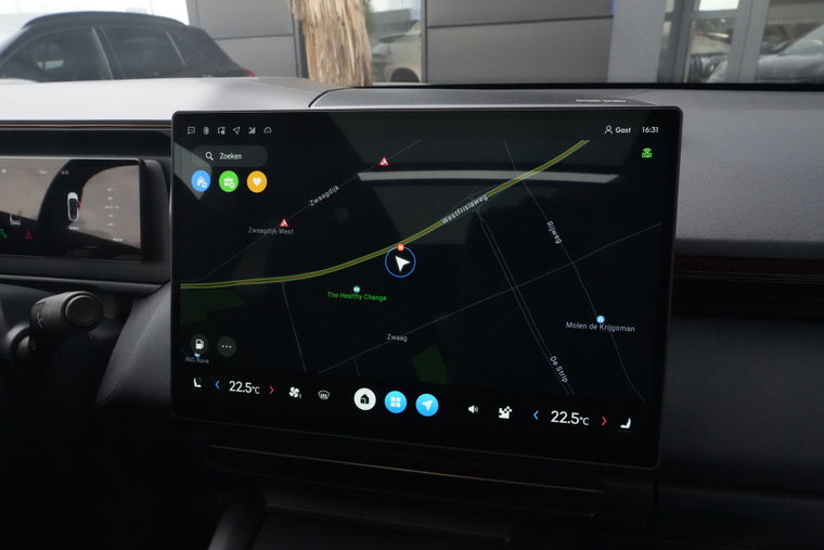 Vehicle Image 16