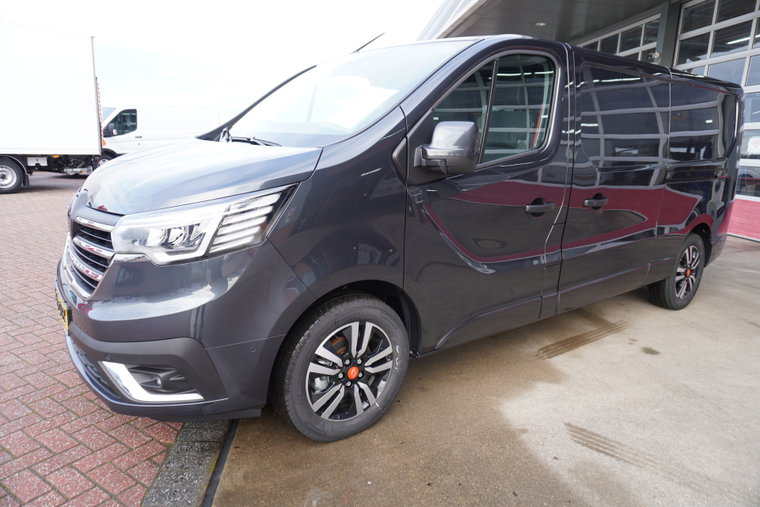 Vehicle Image 9