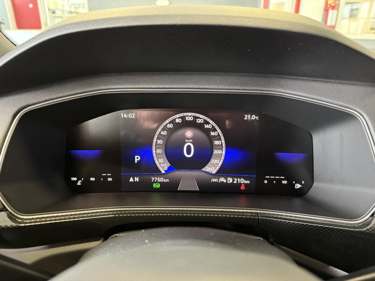 Vehicle Image 25