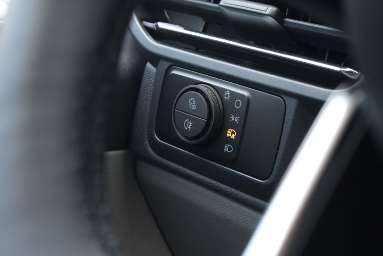 Vehicle Image 25