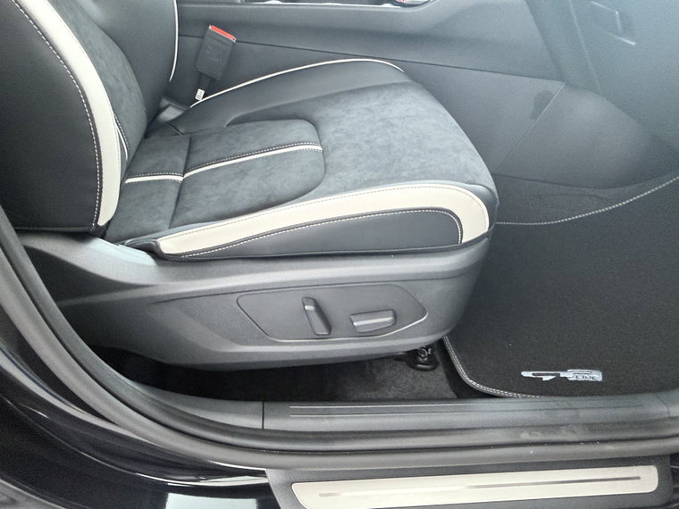 Vehicle Image 41