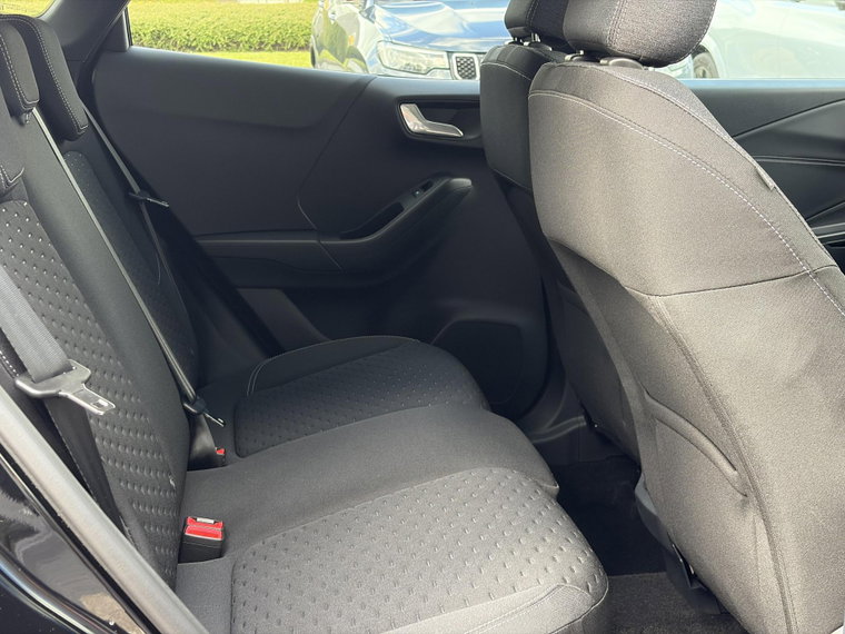 Vehicle Image 23