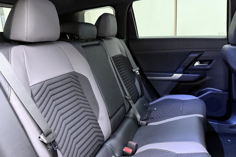Vehicle Image 15