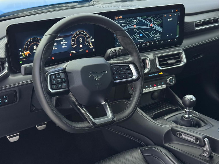 Vehicle Image 32