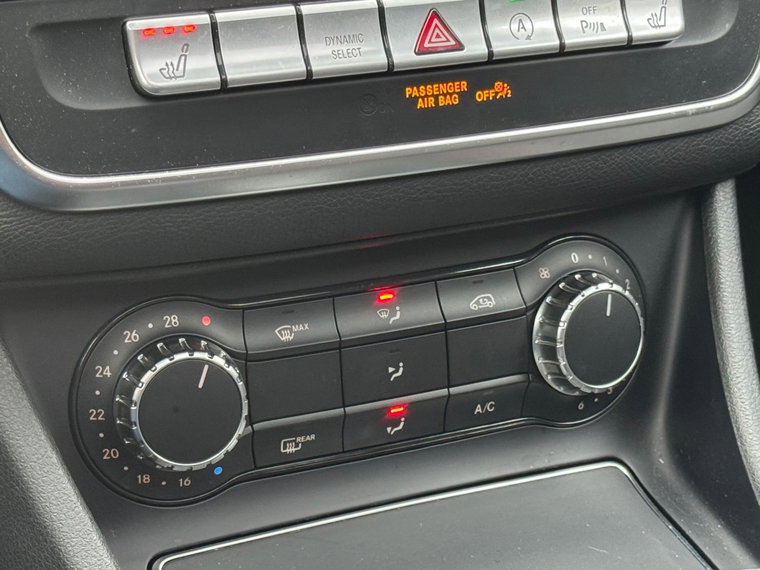 Vehicle Image 32