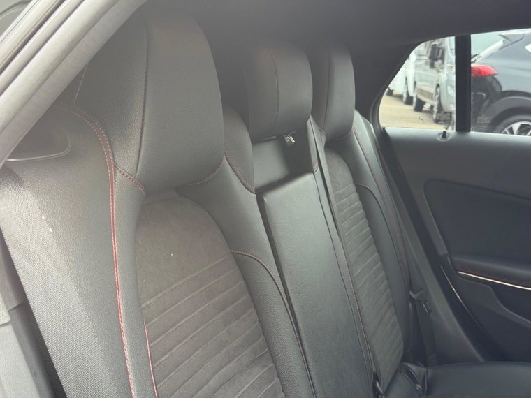 Vehicle Image 38