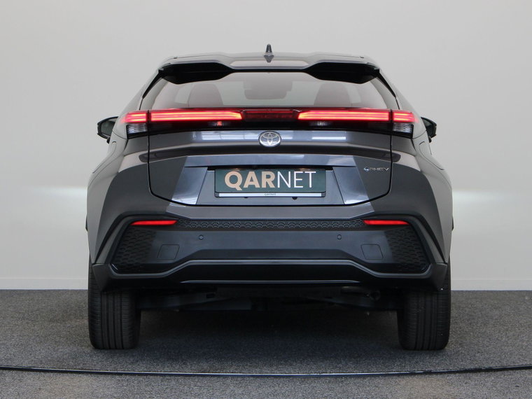 Vehicle Image 6