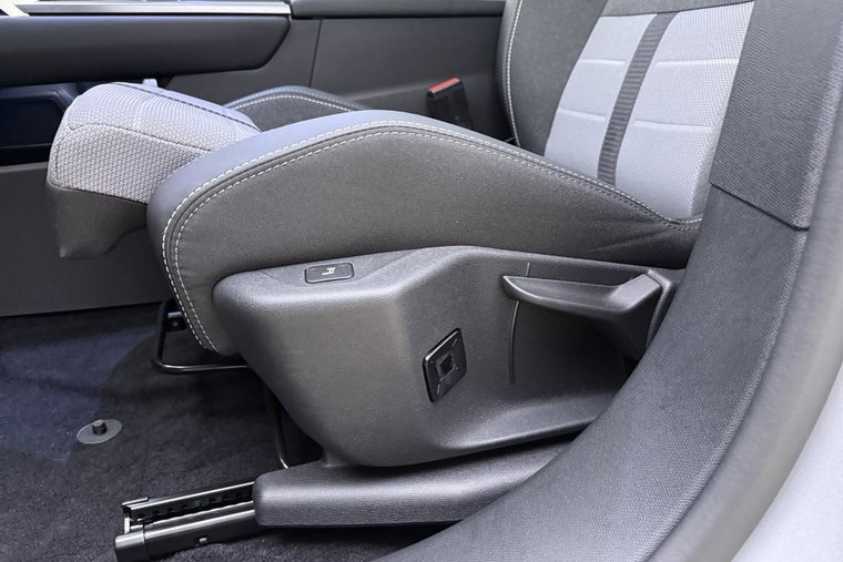 Vehicle Image 24