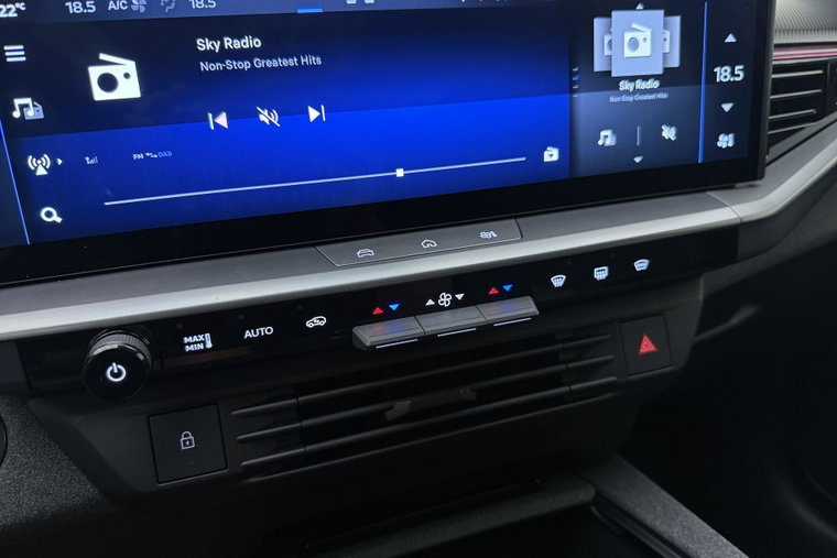 Vehicle Image 38