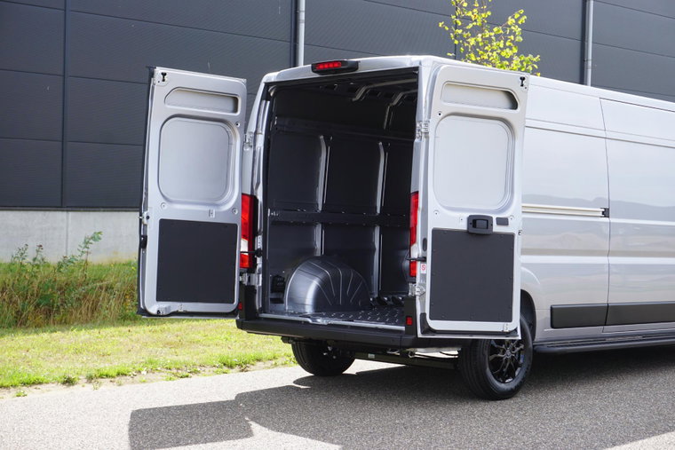 Vehicle Image 36