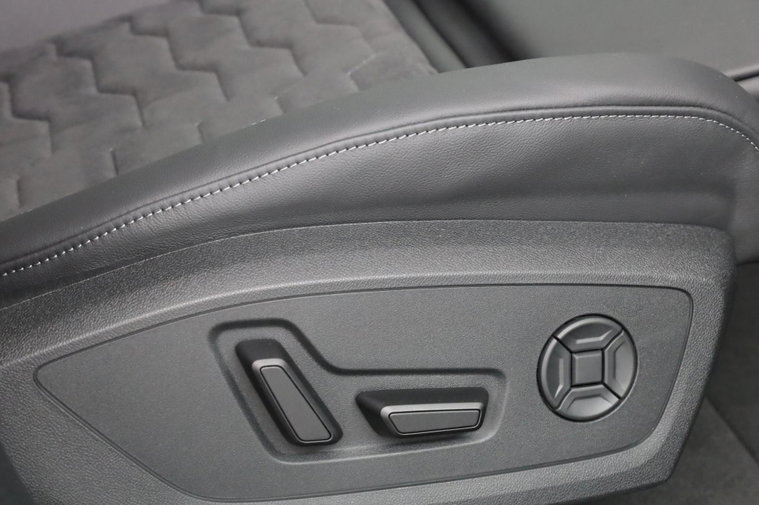 Vehicle Image 48