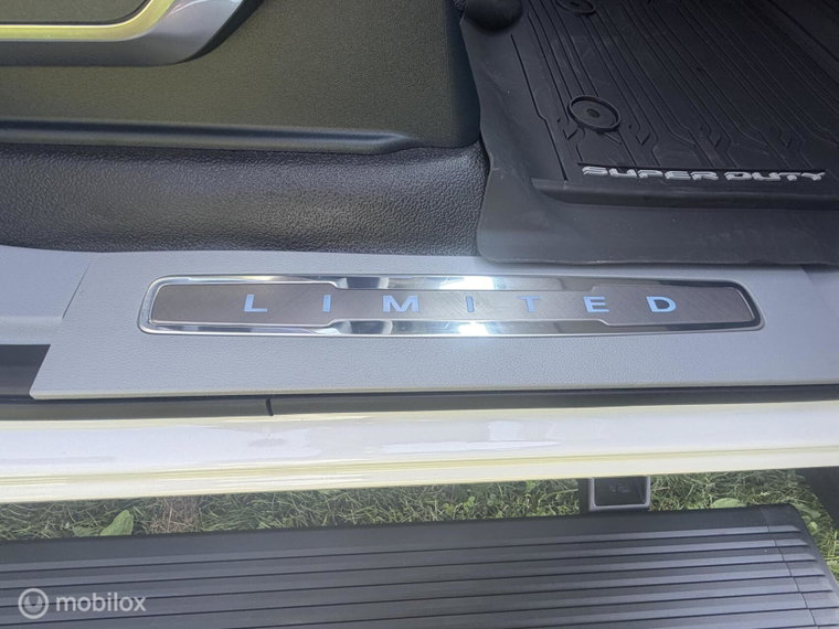 Vehicle Image 27