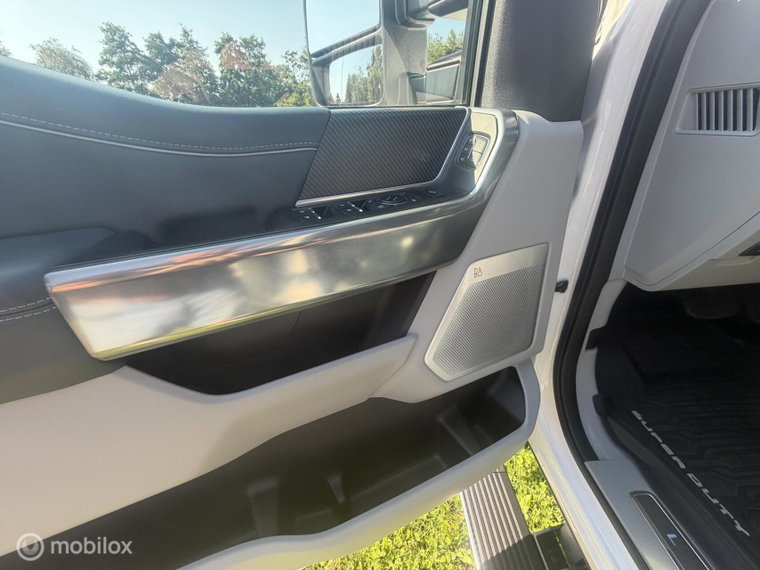 Vehicle Image 39