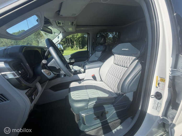 Vehicle Image 42