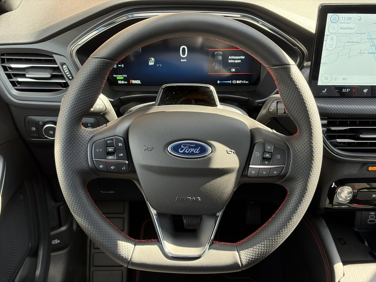 Vehicle Image 25