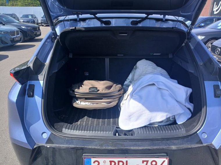 Vehicle Image 22