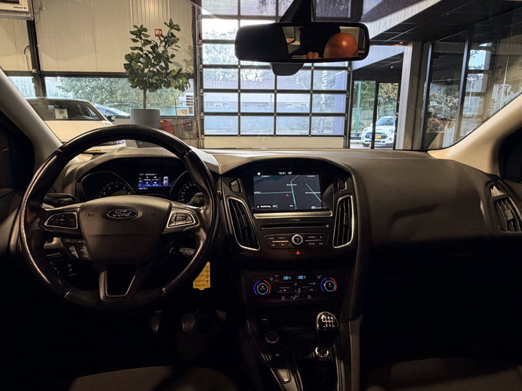 Vehicle Image 15