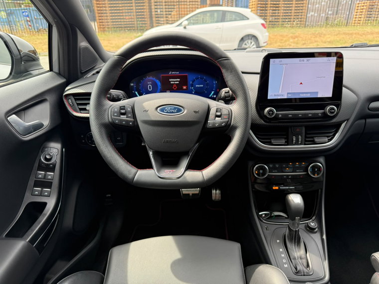 Vehicle Image 30