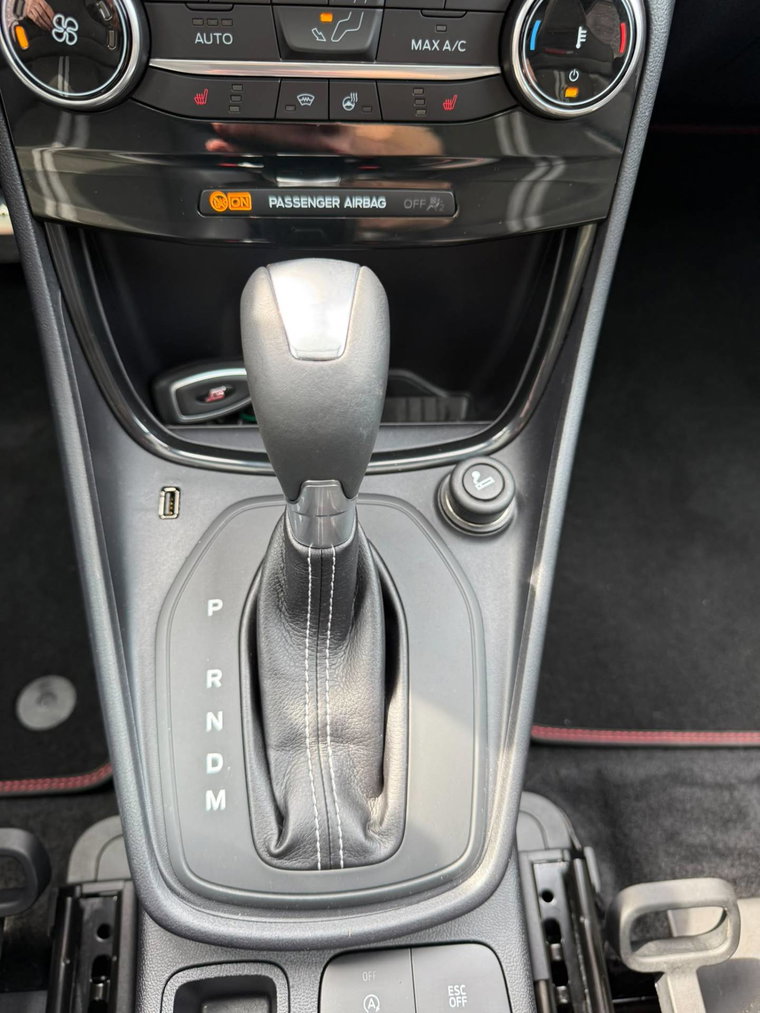 Vehicle Image 37